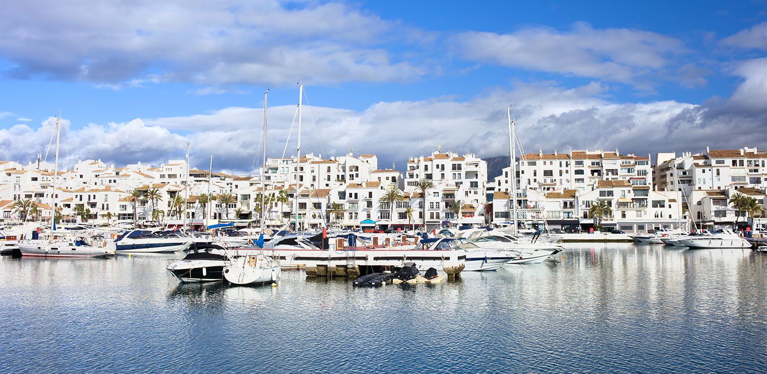 Eating out in Puerto Banus: an impossible decision - CarGest