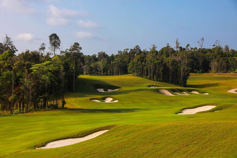 The Els Club – Desaru Coast – 16th hole of the Valley Course (photo credits, The Els Club Malaysia)